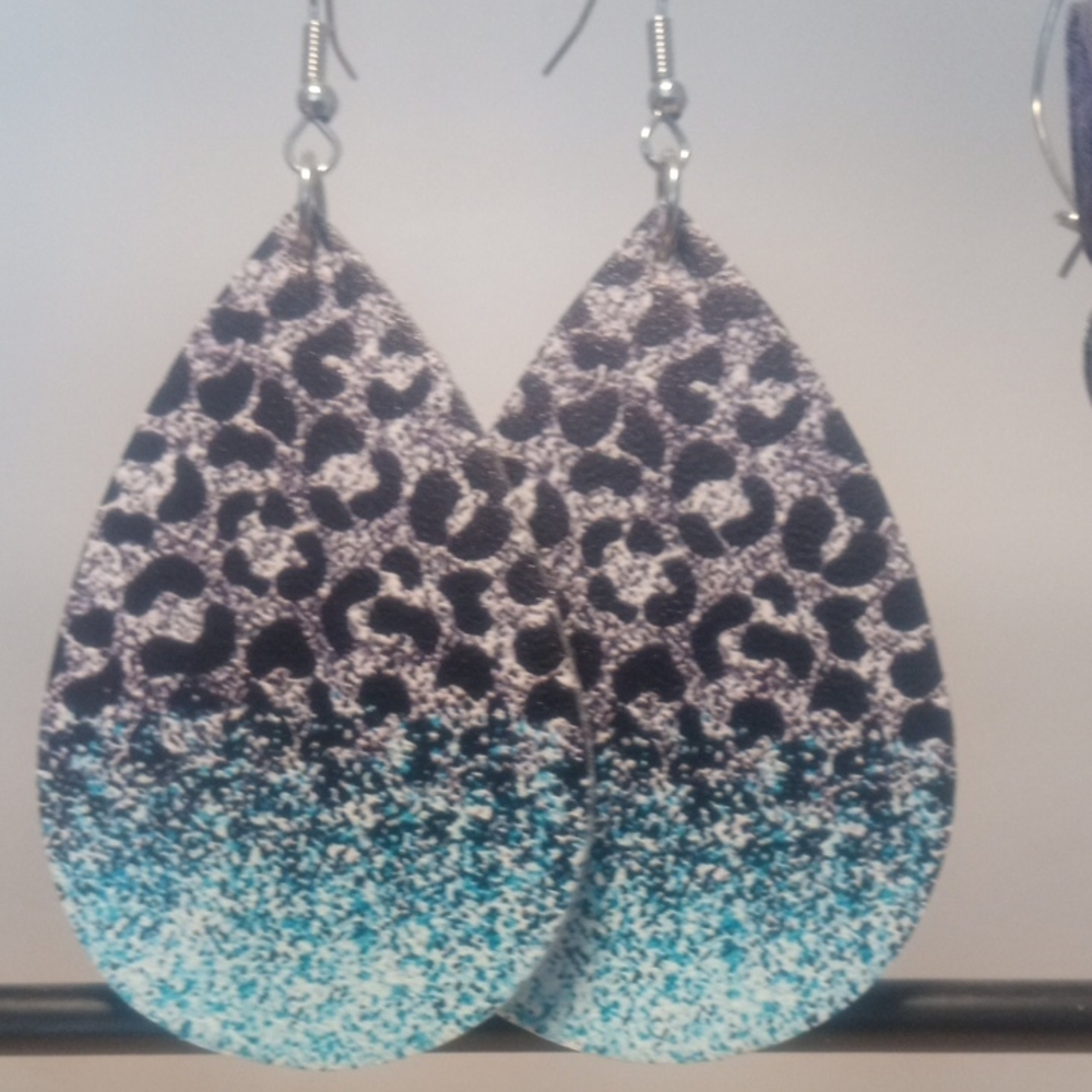 Elegant Leopard Print Teardrop Earrings